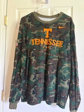 Nike Tennessee Camo Long Sleeve Tee - Orange Logo EUC Mens Large